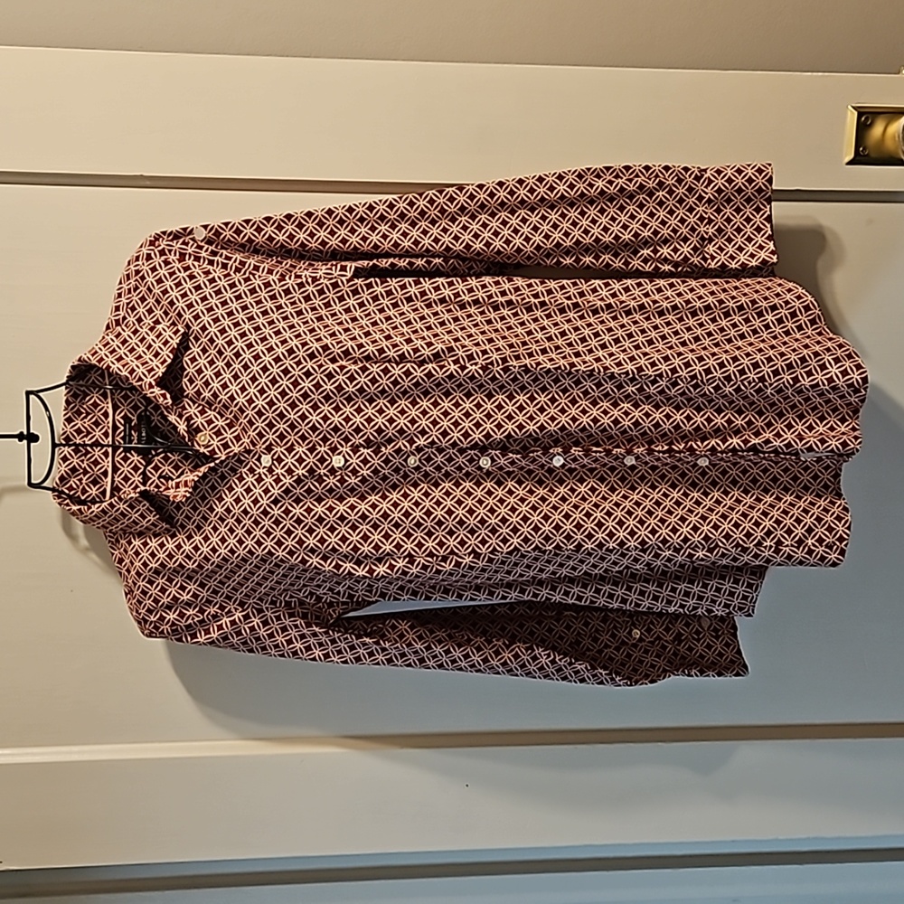 Talbots Wrinkle Resistant button-down shirt. Size 6.